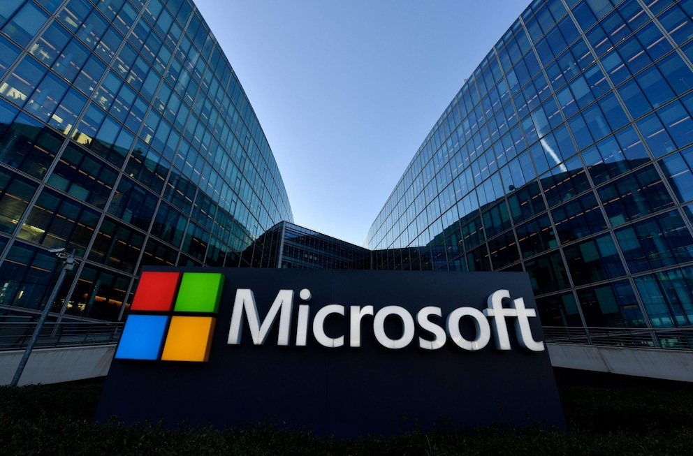 How did Microsoft originate?  The history of the tech giant